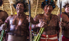 Guerreiros de comunidade indígena Cinta Larga