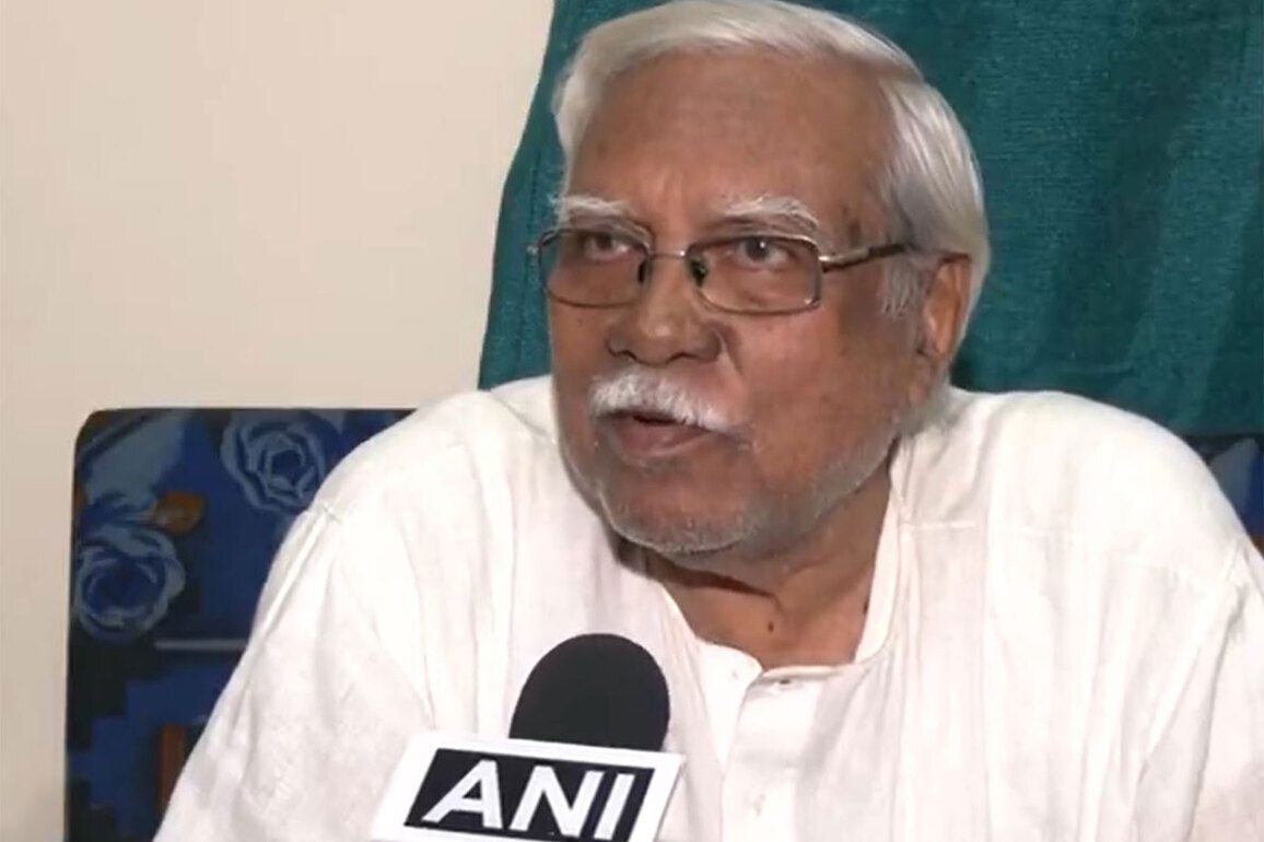 "Is this Modi's government's 'achhe din'?": CPI(M)'s Hannan Mollah questions fuel price hike