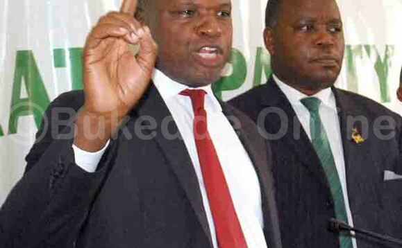 Keneth Paul Kakande omwogezi ng'annyonnyola Keneth Paul Kakande omwogezi ng'annyonnyola