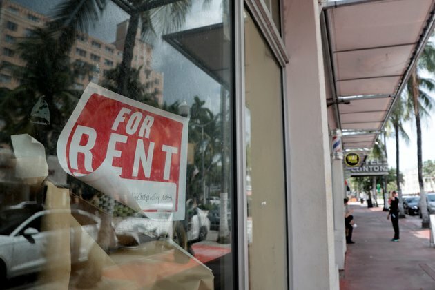 US Economy Hit By Deepest Quarterly Plunge in 70 Years