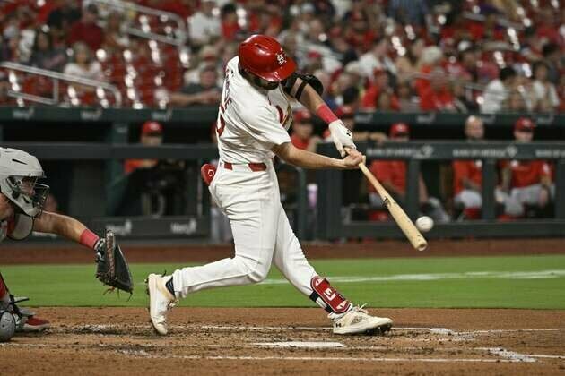 Reds, Cardinals running out of chances in wild-card race