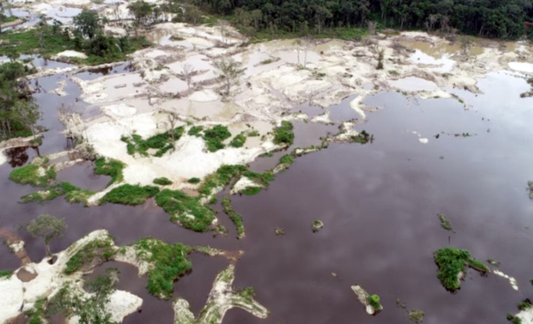 Garimpo na terra indígena Sararé, no MT
