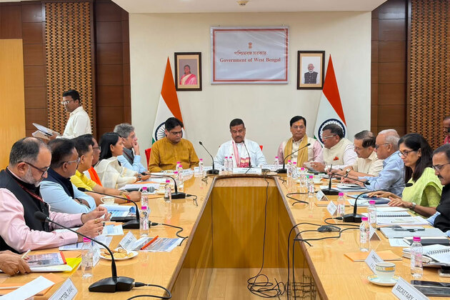 Union Minister Sonowal meets CM Suvendu Adhikari in Kolkata, discusses 19,209 crore maritime growth agenda for West Bengal