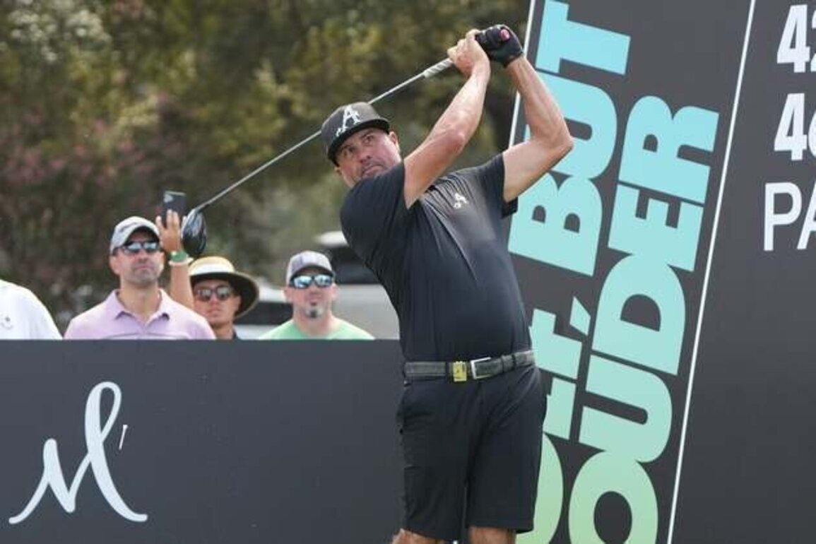 PGA Tour reinstates announcer, former LIV player Pat Perez