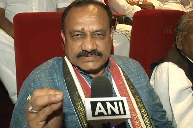 TPCC President Mahesh Kumar Goud, senior Congress leaders attend screening of 'Phule'
