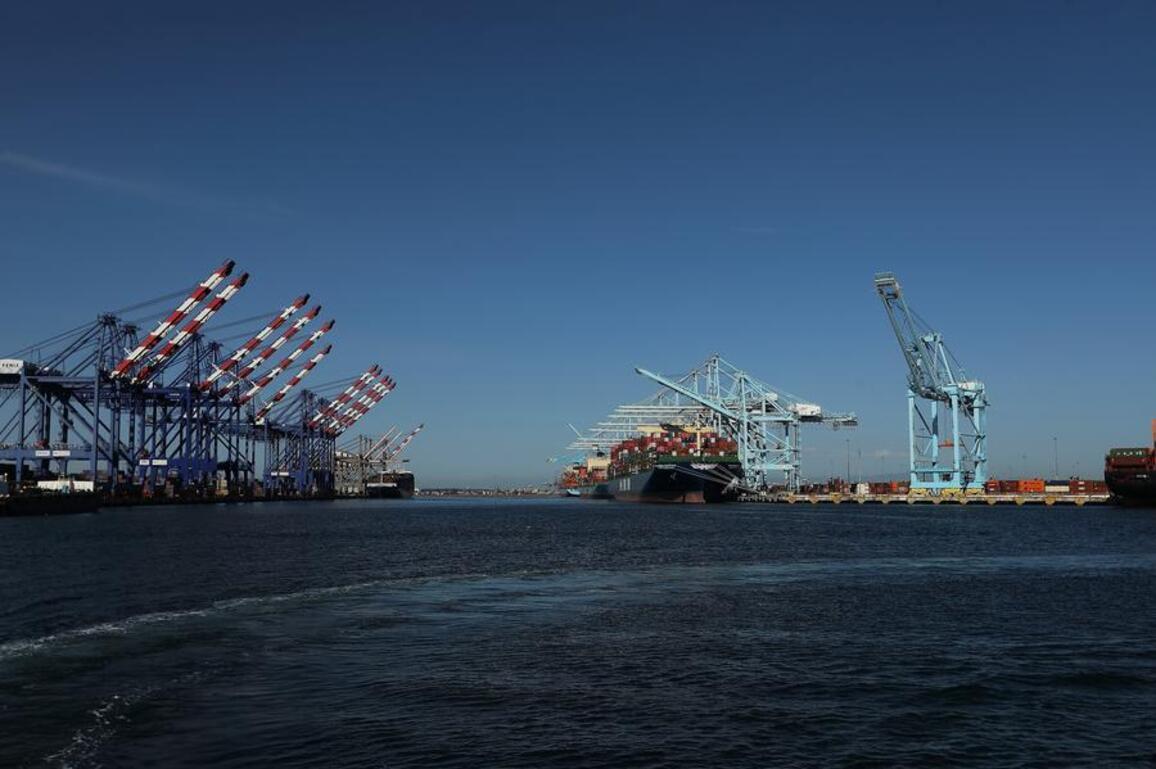 Trump raises new global tariff from 10 pct to 15 pct