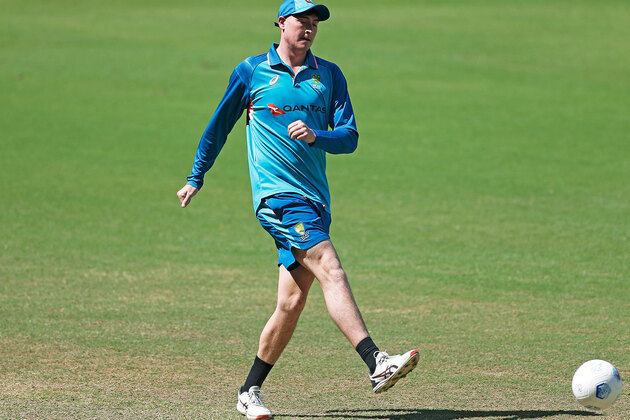 Renshaw aiming to draw inspiration from Khawaja's Test resurgance ahead of Ashes
