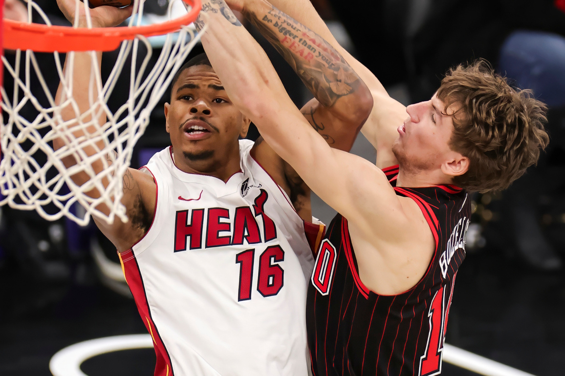 (SP)U.S.-CHICAGO-BASKETBALL-NBA CUP-BULLS VS HEAT