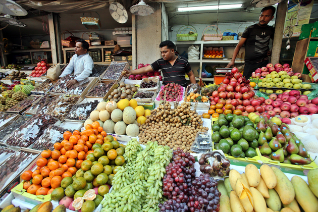 BANGLADESH-DHAKA-FRUIT-MARKET