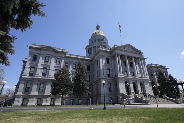 Colorado bill to require police to intervene in force incidents involving ICE agents fails