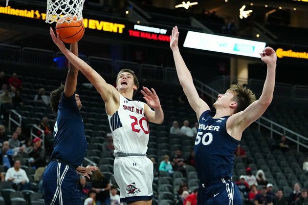 Xavier takes down cold-shooting Saint Mary's in Las Vegas