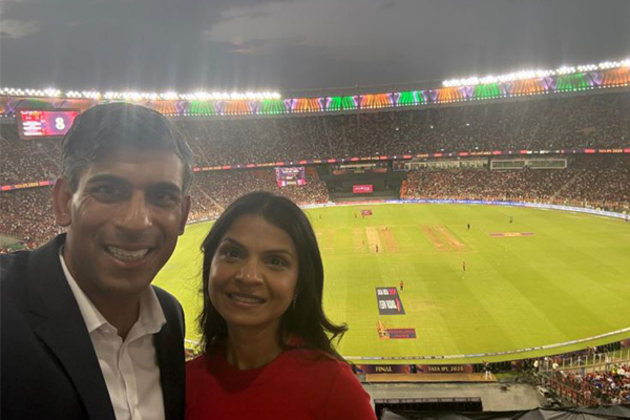 Former UK Prime Minister Rishi Sunak cheers for RCB from stands in IPL 2025 final against PBKS