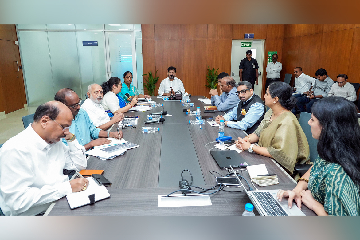 Telangana CM reviews '2027 Godavari Pushkaralu', directs advance planning for infrastructure