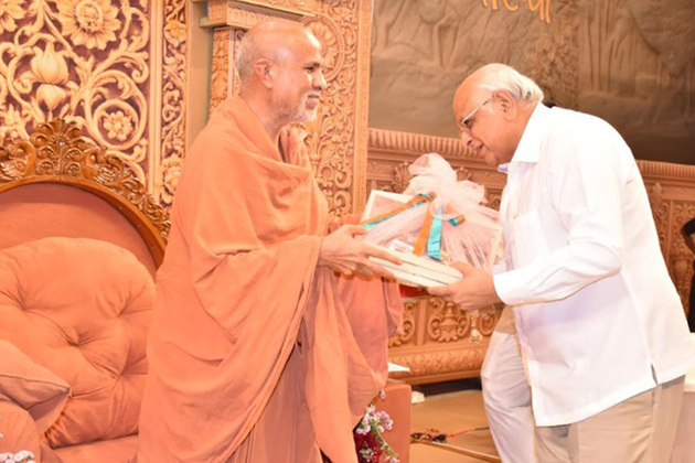 Gujarat CM graces 93rd Pragatyotsav of Pujya Bapji, founder of SMVS Sanstha