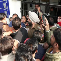 ABVP members try to get into DU Arts Faculty office; jostle with police during protest