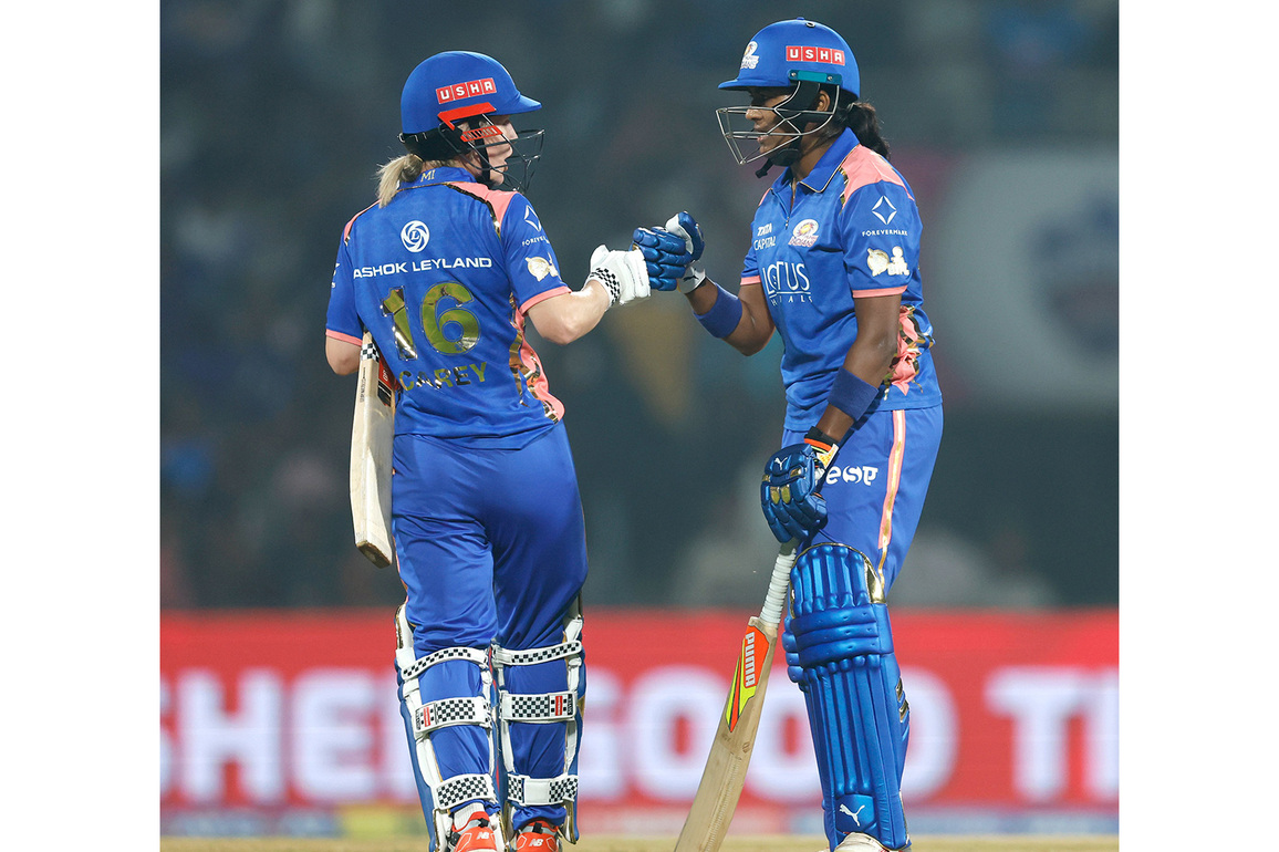 WPL: Klerk takes four-fer, Sajana-Carey partnership takes MI to 154/6 against RCB