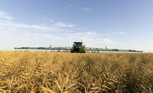 John Deere has updated its 400 and 600 series self-propelled sprayers with a range of new features.