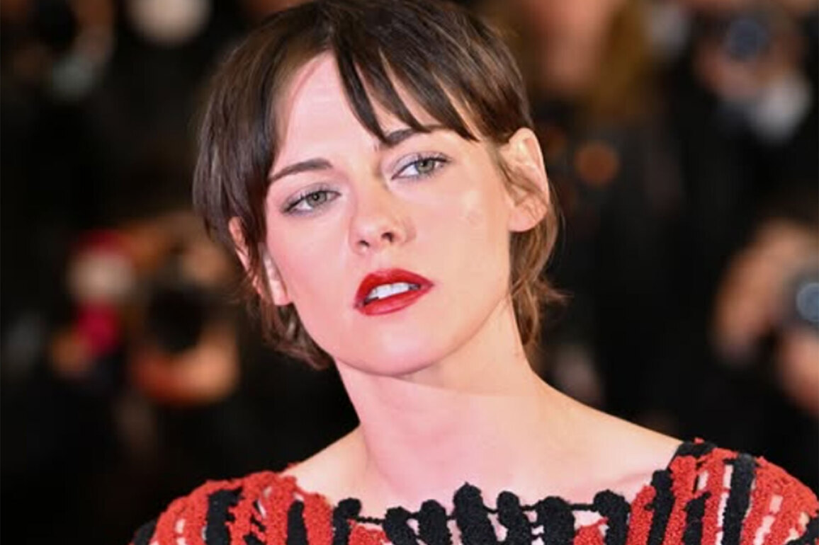 Kristen Stewart says she is "so sick" of the Hollywood studio system