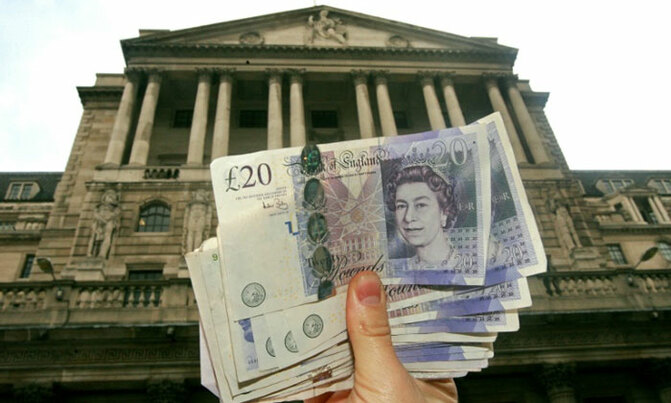 Brexit tension sends pound tumbling Brexit tension sends pound tumbling