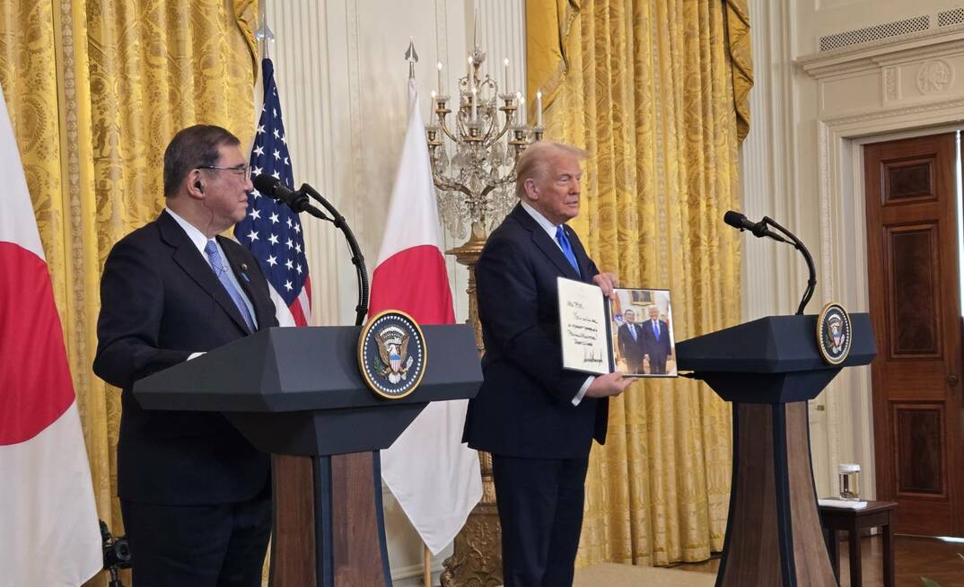 Donald Trump and Shigeru Ishiba at a press conference