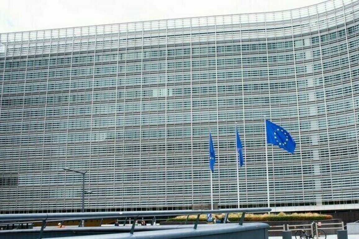 Europe has nothing to offer the US  Lukyanov to RT