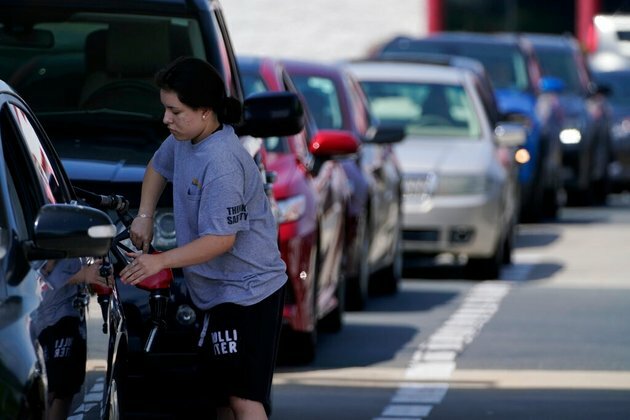 US Motorists Urged Not to Panic at Pumps