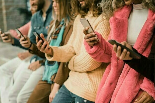 Amplifying delusions: How social media can negatively impact our mental well-being