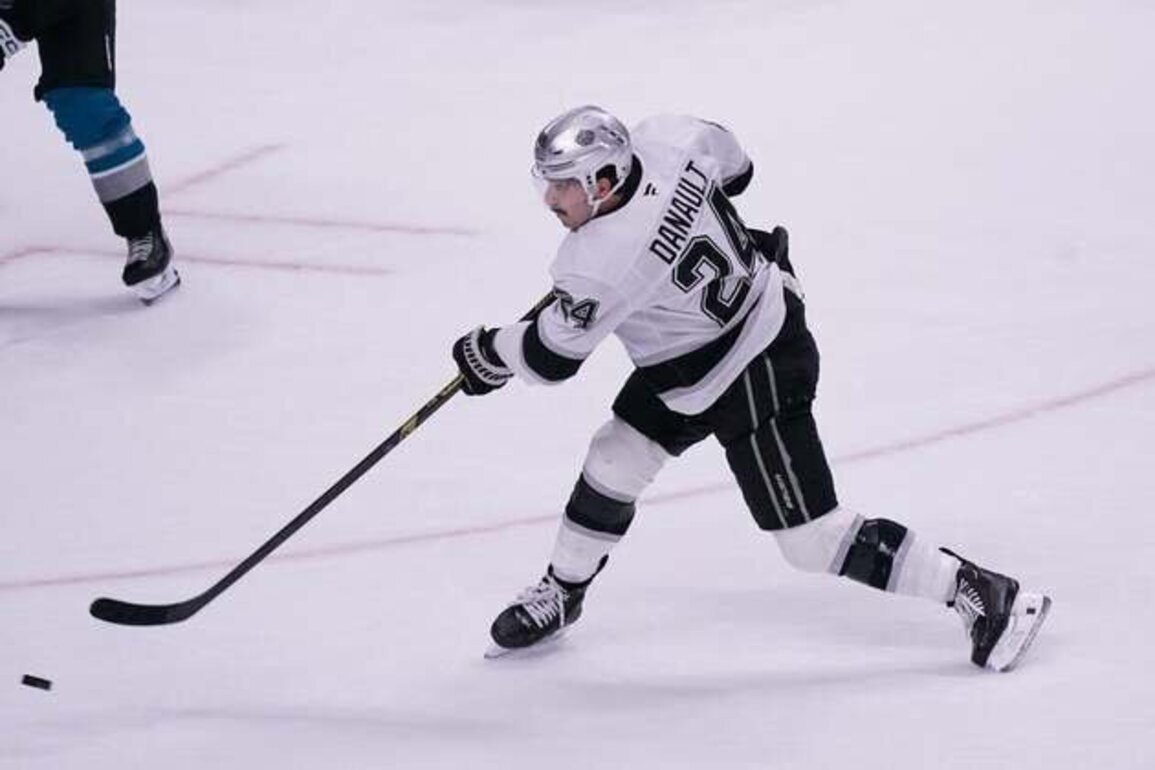 Canadiens re-acquire Phillip Danault in trade with Kings