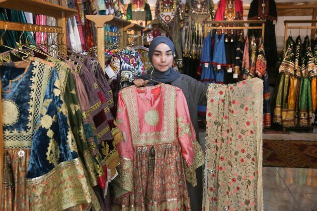 Afghan women transform traditional crafts into global fashion