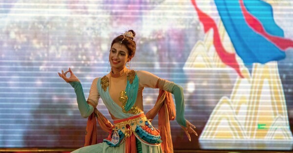 AZERBAIJAN-BAKU-CHINESE BRIDGE-PERFORMANCES