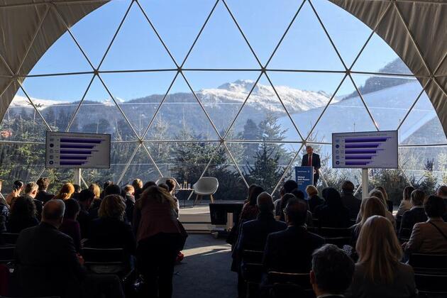 Xinhua Commentary: Turning China's economic momentum into global connection