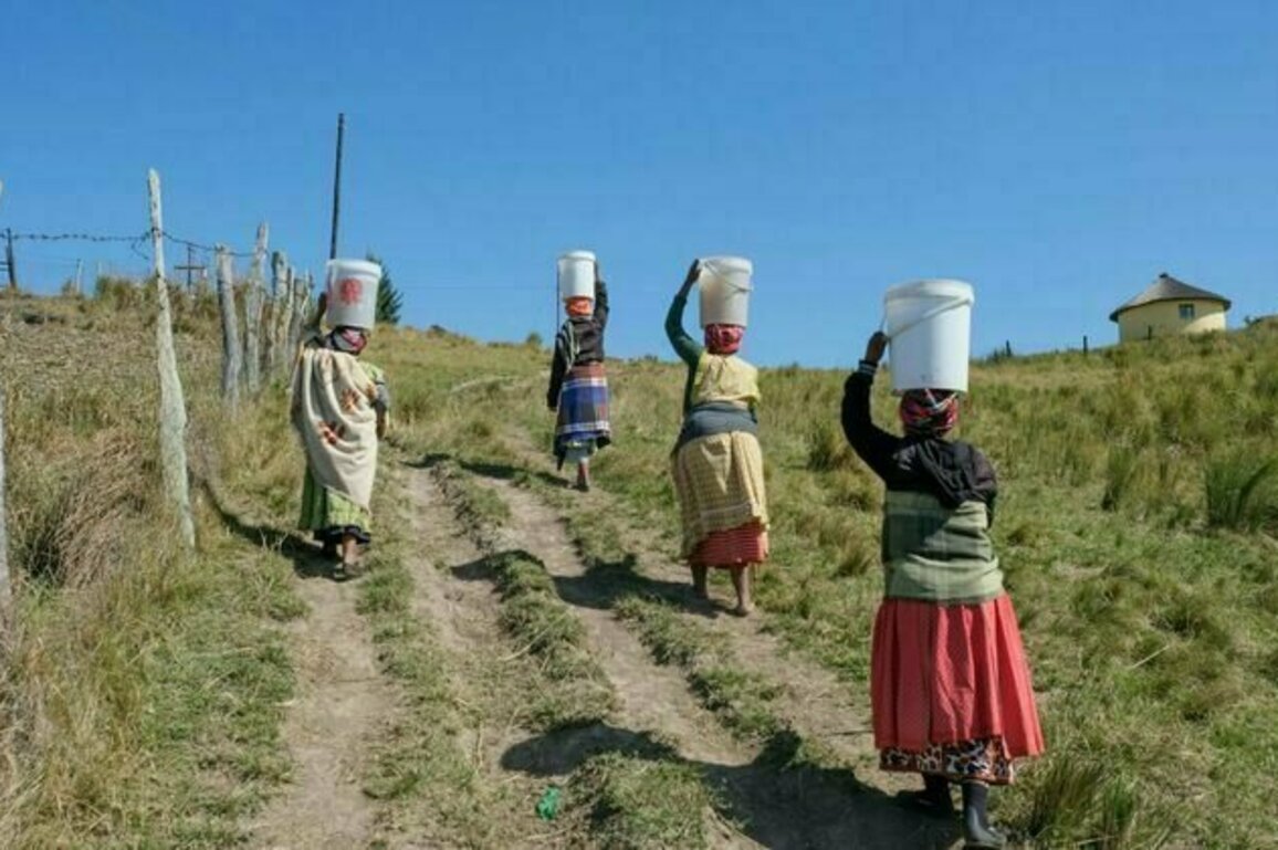 Woman-headed households in rural South Africa need water, sanitation and energy to fight hunger - G20 could help