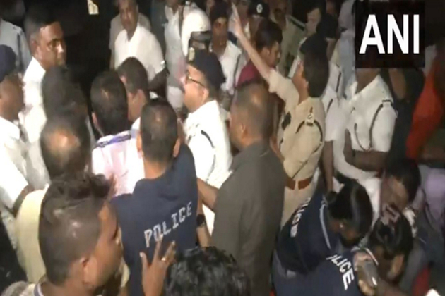 West Bengal: Police detain BJP leaders protesting at Lalbazar over Kolkata gangrape case
