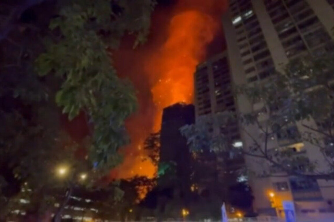 Dozens dead after fire engulfs high-rise block in Hong Kong (VIDEOS)