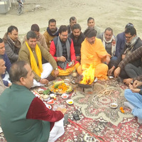 AAP leaders perform 'havan' at Kalindi Kunj Ghat for BJP minister's alleged "toxic" remark on Yamuna River