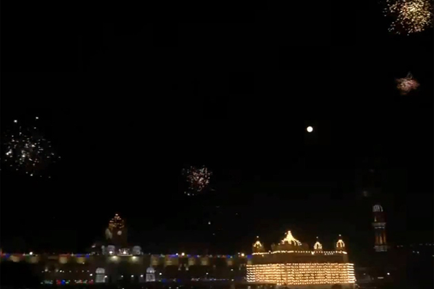 Punjab: Fireworks light up Amritsar's Golden Temple as devotees celebrate Guru Nanak Jayanti