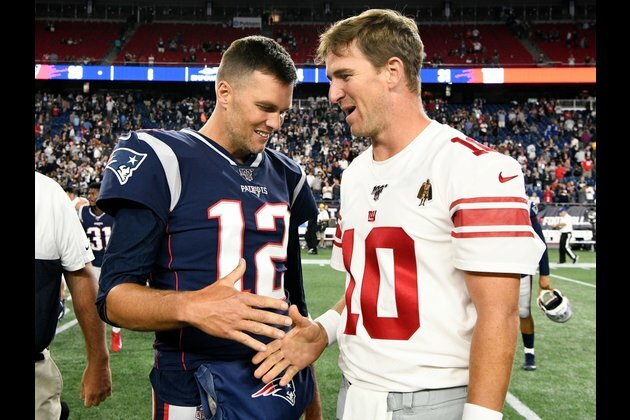 Brady, Eli Manning exchange good-natured barbs on Twitter