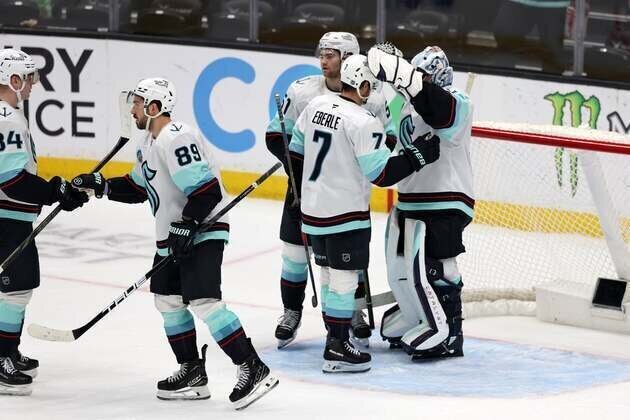NHL roundup: Kraken stun Ducks with two goals in 3rd