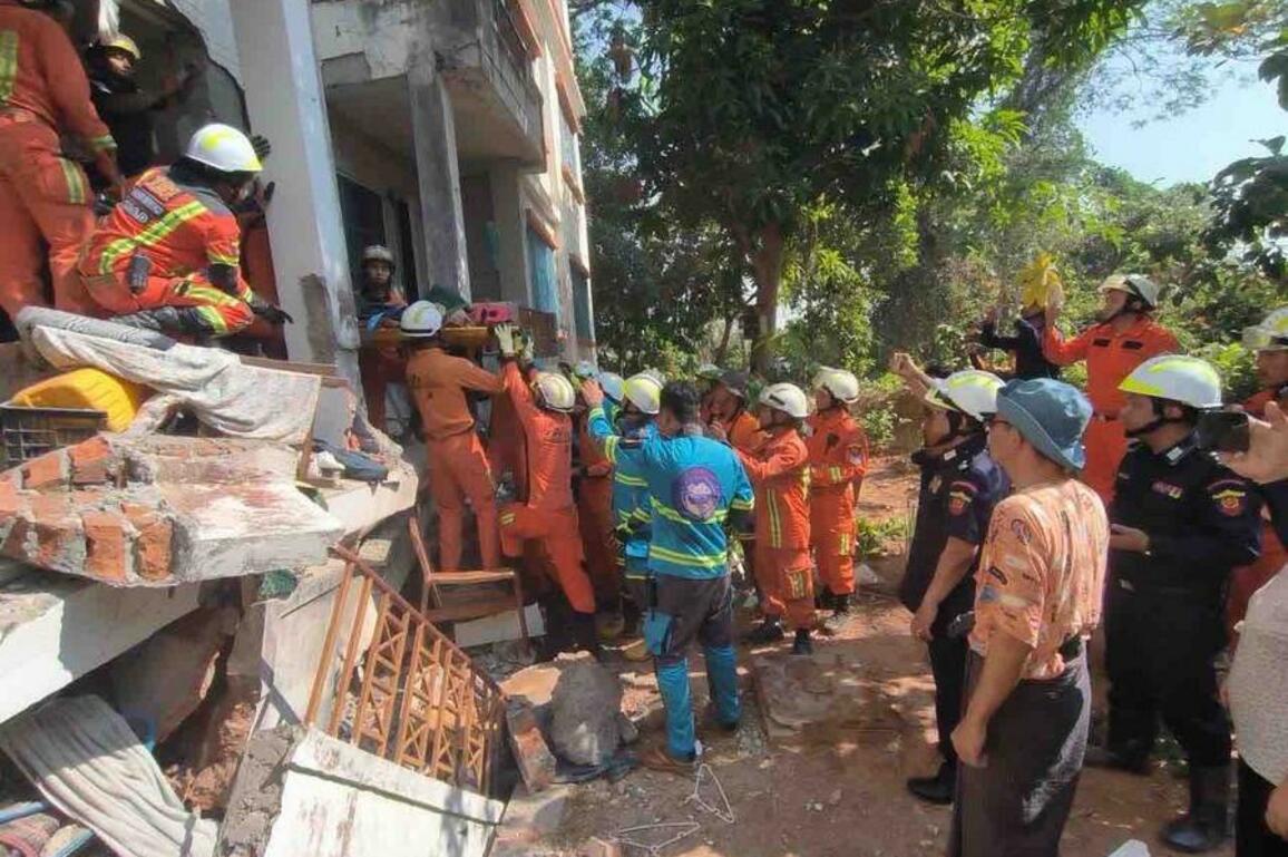 FOCUS | Chinese rescue teams race against time to save lives in quake-hit Myanmar