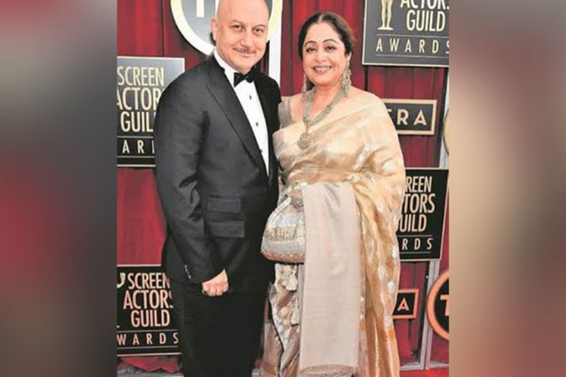 Anupam Kher, Kirron Kher pen love-filled messages for each other as they mark 40th wedding anniversary
