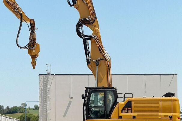 The driverless Develon DX225LC-7X excavator  