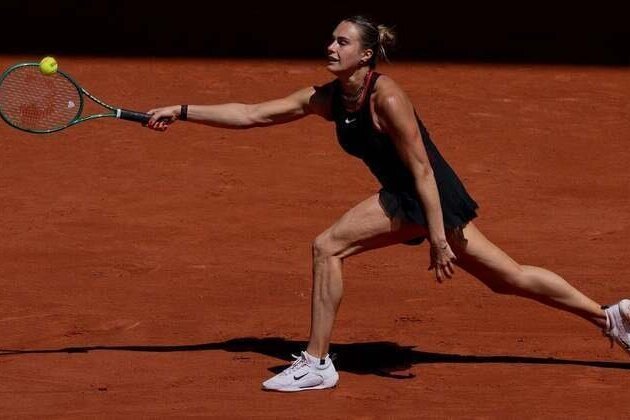 Aryna Sabalenka, Coco Gauff charge into French Open 3rd round