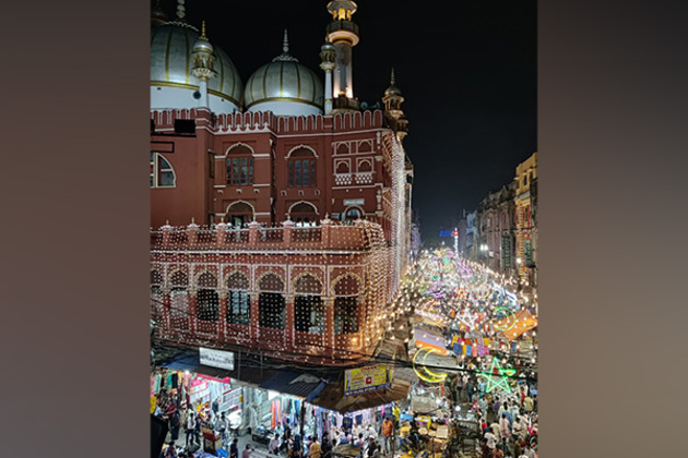 Eid preparations in full swing as markets bustle in Kolkata, Hyderabad and Patna