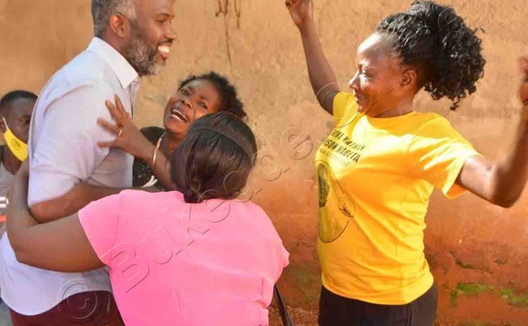 Abakyala nga basanyukira Ashraf Nasser owa NRM awangudde ekya meeya wa jinja Southern division. Abakyala nga basanyukira Ashraf Nasser owa NRM awangudde ekya meeya wa jinja Southern division.