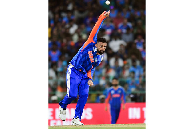 Chakravarthy should take the ball away from a right-hander, says Kumble ahead of IND vs ENG T20 WC semi-final clash