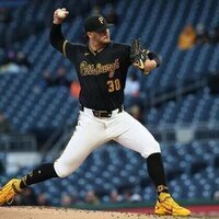 Paul Skenes takes no-hitter into 6th as Pirates stifle Padres