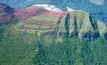 Falta de apoio de mineradoras leva comunidade a construir sistema de abastecimento de água