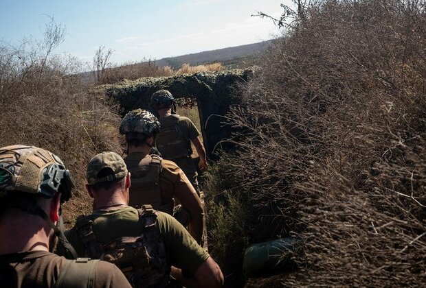 Ukrainian troops surrendering en masse TASS