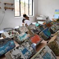 Chinese artist brings color to rural childhoods