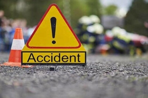 Three killed, six injured as bus collides with truck in Raipur